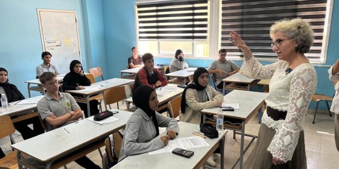 كرامي تفقدت إمتحان التقييم التشخيصي والتقت سفير الصين وأصدقاء المدرسة الرسمية