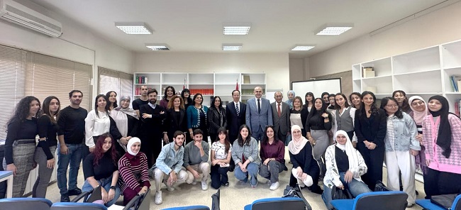 السفير الصيني يزور مركز اللغات في كلية الآداب – اللبنانية لتعزيز قسم اللغة الصينية