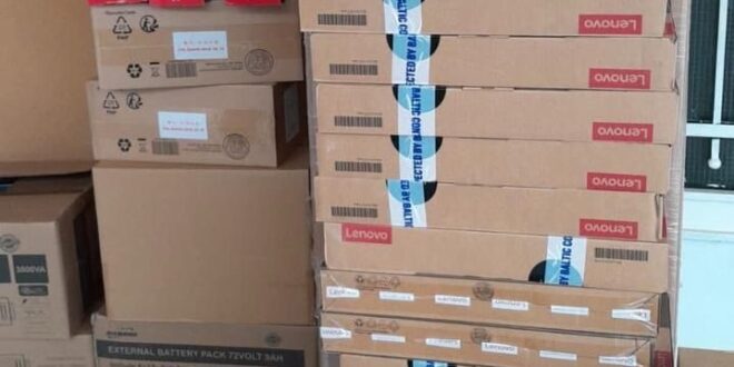 أجهزة كمبيوتر من منظمة اليونيسف لعدد من المدارس والثانويات الرسمية