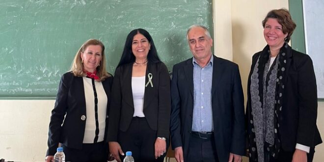 رلى فرحات تنال شهادة الماستر في علم النفس العيادي التوافقي