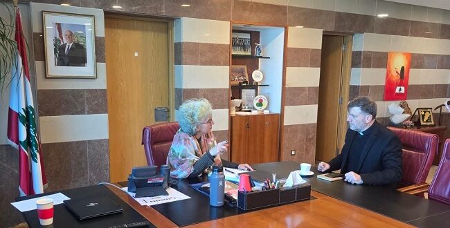 كرامي بحثت مع نصر الشهادة المتوسطة وتعيين المجالس التحكيمية التربوية