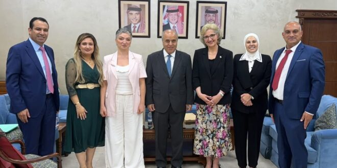 جولة لوزيرة التربية في الأردن